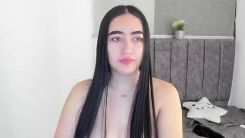 Snapshot of zoe_jones7 chatting on 11/24/25, 04:12 zoe_jones7 online show from 11/24/25, 04:12