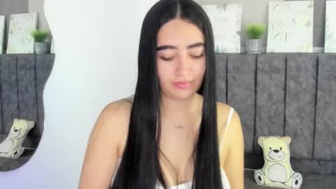 Snapshot of zoe_jones7 chatting on 01/14/26, 04:07 zoe_jones7 online show from 01/14/26, 04:07