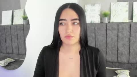 Snapshot of zoe_jones7 chatting on 01/17/26, 03:00 zoe_jones7 online show from 01/17/26, 03:00