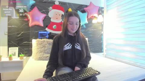 Zoe online show from 12/03/25, 11:41