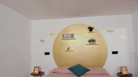 Zoe Lynch online show from 10/14/25, 11:44