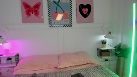 Zoe Lynch online show from 06/19/26, 12:09