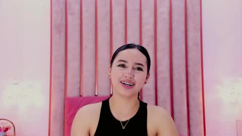 Snapshot of zoe_monrow chatting on 05/05/26, 12:57 Zoe Monrow online show from 05/05/26, 12:57