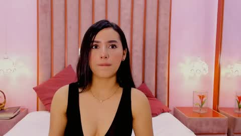 Zoe Monrow online show from 05/20/26, 01:39