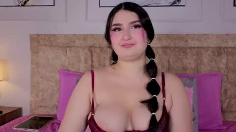 zoe_moon__ online show from 06/19/26, 01:37