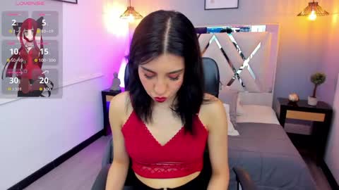 zoe_moreau online show from 04/15/26, 07:54