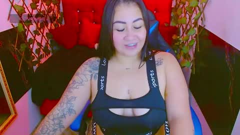 Snapshot of zoe_naughty22 chatting on 06/01/26, 12:01 zoe_naughty22 online show from 06/01/26, 12:01