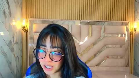 Zoe  online show from 11/05/25, 03:17