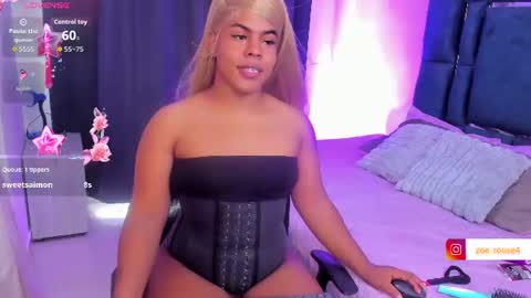 Snapshot of zoe_rosee4 chatting on 06/22/26, 03:31 zoe_rosee4 online show from 06/22/26, 03:31
