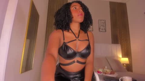 Hi guys i am Zoe  online show from 03/19/26, 11:36