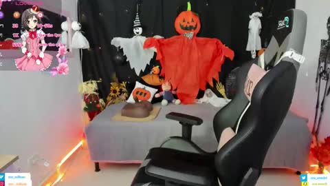 zoe_sullivan_ online show from 11/02/25, 09:22