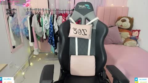 zoe_sullivan_ online show from 02/03/26, 09:25