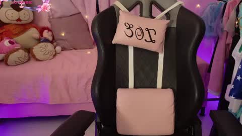 zoe_sullivan_ online show from 06/27/26, 12:22