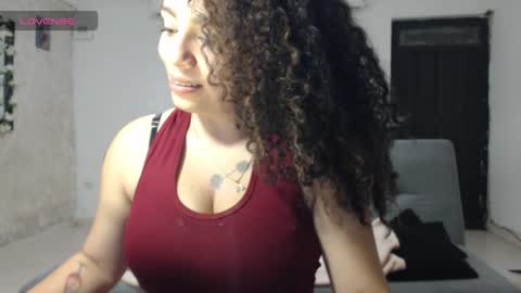 Snapshot of zoe_tai chatting on 02/13/26, 04:41 zoe tai online show from 02/13/26, 04:41