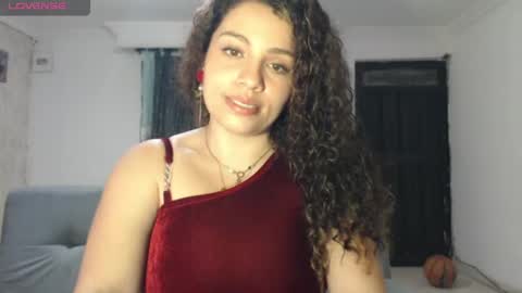 Snapshot of zoe_tai chatting on 05/10/26, 07:13 zoe tai online show from 05/10/26, 07:13
