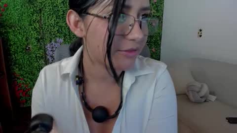 Zoe online show from 11/06/25, 03:29