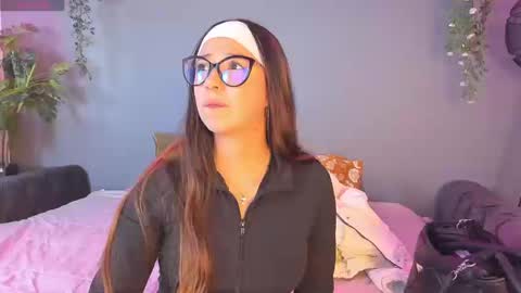 Snapshot of zoe_xra chatting on 09/17/25, 08:10 Zoe online show from 09/17/25, 08:10