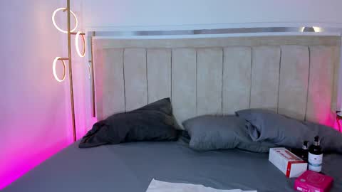 Zoe online show from 12/05/25, 06:48