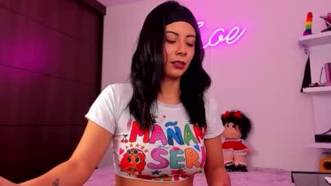 zoecams online show from 09/10/25, 06:52