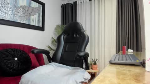 Snapshot of zoeconti chatting on 03/17/26, 07:50 Zoe online show from 03/17/26, 07:50