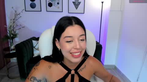 Snapshot of zoee_jackson chatting on 01/17/25, 10:01  zoee jackson online show from 01/17/25, 10:01