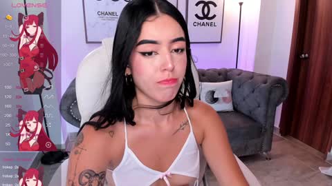 Snapshot of zoee_jackson chatting on 01/25/25, 06:57  zoee jackson online show from 01/25/25, 06:57