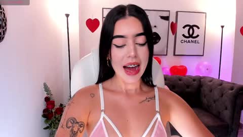 Snapshot of zoee_jackson chatting on 02/16/25, 06:43  zoee jackson online show from 02/16/25, 06:43