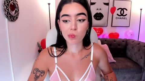 Snapshot of zoee_jackson chatting on 02/16/25, 09:48  zoee jackson online show from 02/16/25, 09:48