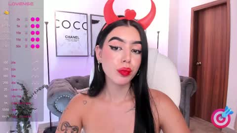 Snapshot of zoee_jackson chatting on 02/27/25, 10:09  zoee jackson online show from 02/27/25, 10:09