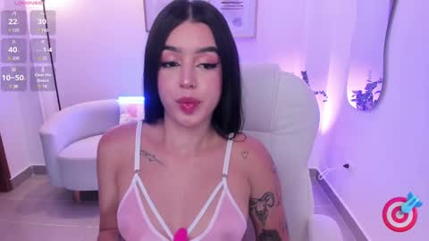 Snapshot of zoee_jackson chatting on 03/08/25, 06:58  zoee jackson online show from 03/08/25, 06:58