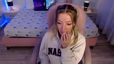 Snapshot of zoee_joness chatting on 02/20/26, 04:53 zoe online show from 02/20/26, 04:53