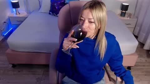 Snapshot of zoee_joness chatting on 03/01/26, 04:14 zoe online show from 03/01/26, 04:14