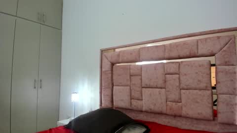 zoee online show from 01/10/25, 06:09