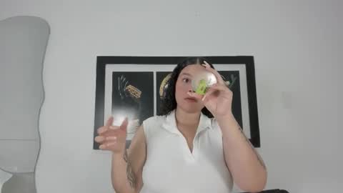 zoee online show from 09/24/25, 03:10