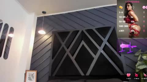 Zoe 3 online show from 10/26/25, 02:23