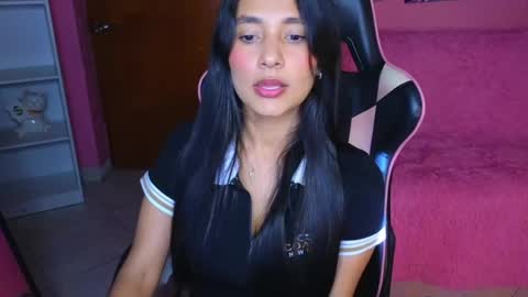 Snapshot of zoee_pamela99 chatting on 04/13/26, 08:36 pamela online show from 04/13/26, 08:36