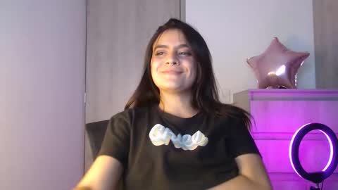 Snapshot of zoee_t chatting on 01/17/26, 11:19 Zoee online show from 01/17/26, 11:19