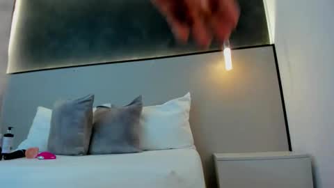 zoee_zi online show from 11/25/25, 07:14