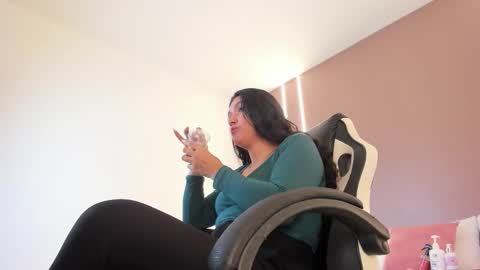 zoee_zi online show from 02/19/26, 07:32
