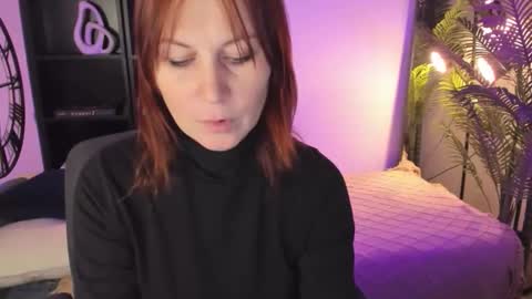 Zoe online show from 10/22/25, 01:33