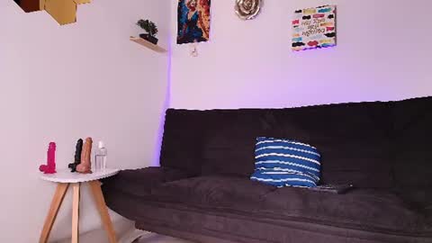 ZoeDreams online show from 06/25/26, 07:40