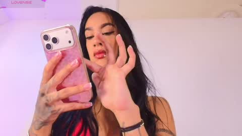 Snapshot of zoeettaylor_ chatting on 05/11/26, 07:11 ZOEET online show from 05/11/26, 07:11