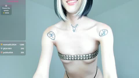 Snapshot of zoegothh chatting on 12/22/24, 04:59 zoe online show from 12/22/24, 04:59