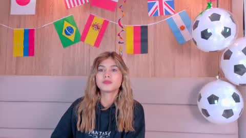Zoe online show from 06/26/26, 12:31