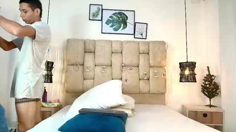 Snapshot of zoelucas chatting on 01/13/26, 12:21 zoelucas online show from 01/13/26, 12:21