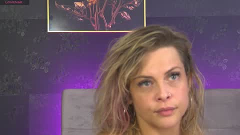 Snapshot of zoemesmerizee chatting on 12/23/24, 01:51 ZoeMesmerize online show from 12/23/24, 01:51