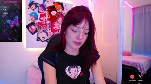 Snapshot of zoeroux_ chatting on 12/19/24, 04:45 Zoe online show from 12/19/24, 04:45