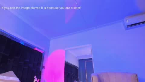 zoevidal_ online show from 02/28/25, 02:53