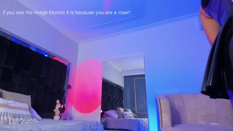 zoevidal_ online show from 03/03/25, 02:59