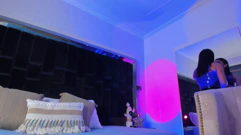 zoevidal_ online show from 03/09/25, 11:47